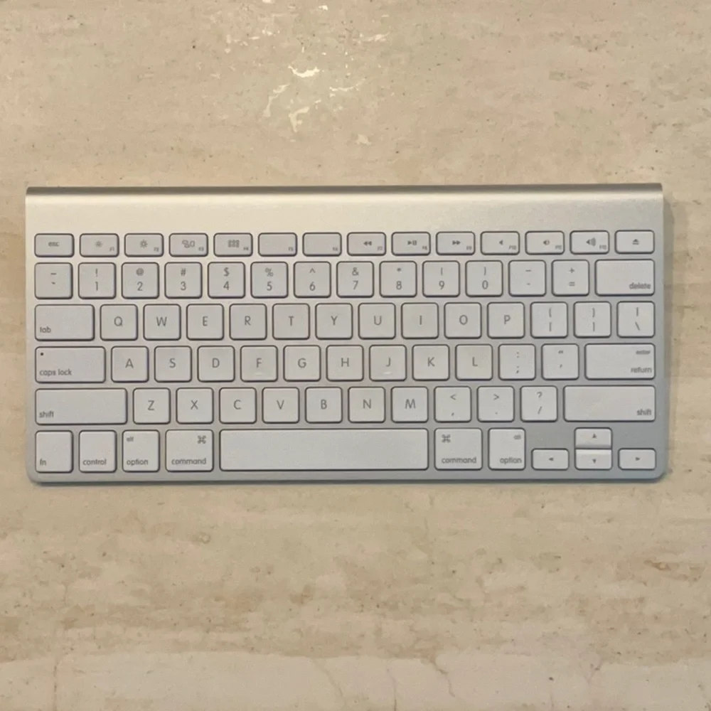 Apple Wireless Keyboard Model A1314 Genuine OEM Authentic